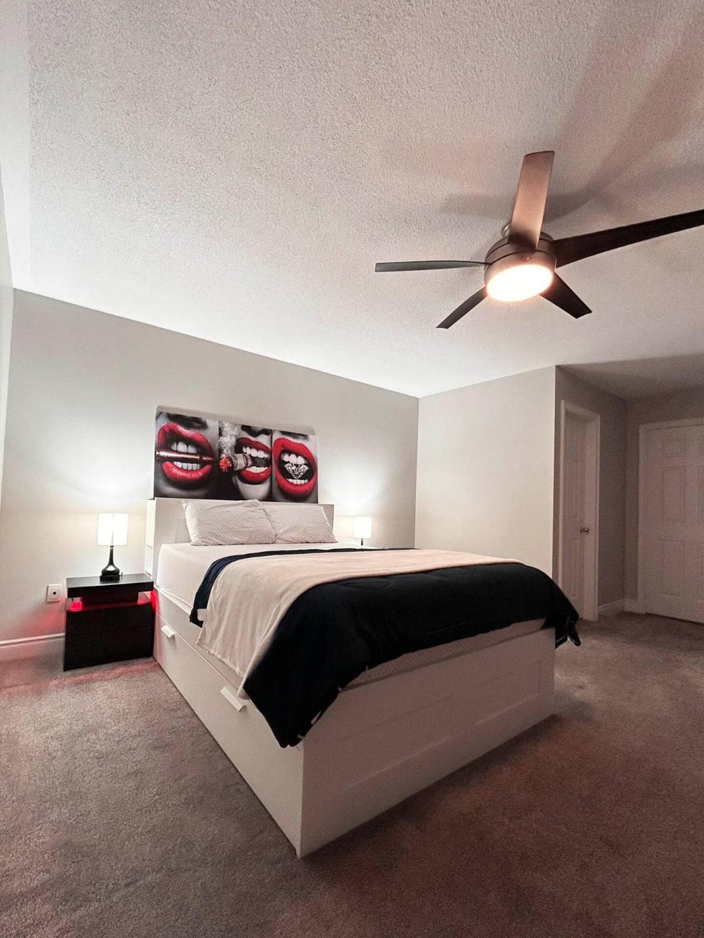 Room In Oshawa, 24/7 Security, Free Parking Exterior photo